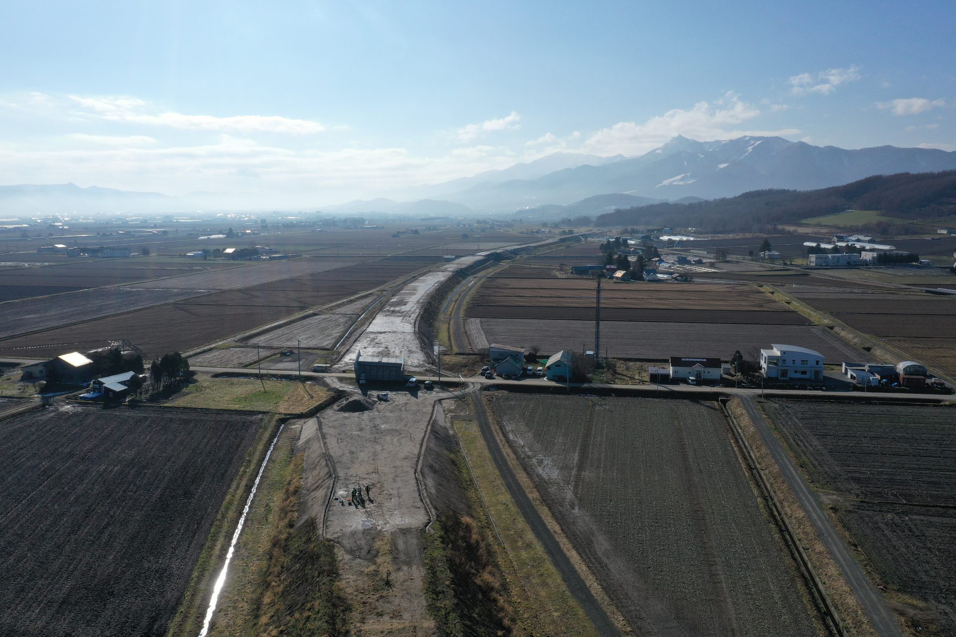 道路改良工事の施工状況(令和7年 旭川十勝道路 清水山改良工事)