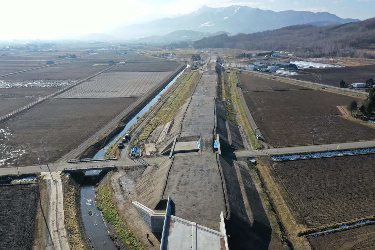 河川工事の施工状況